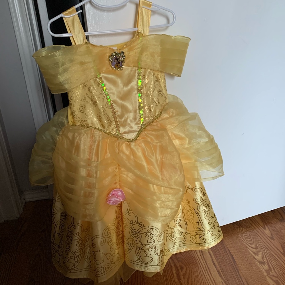 Belle costume